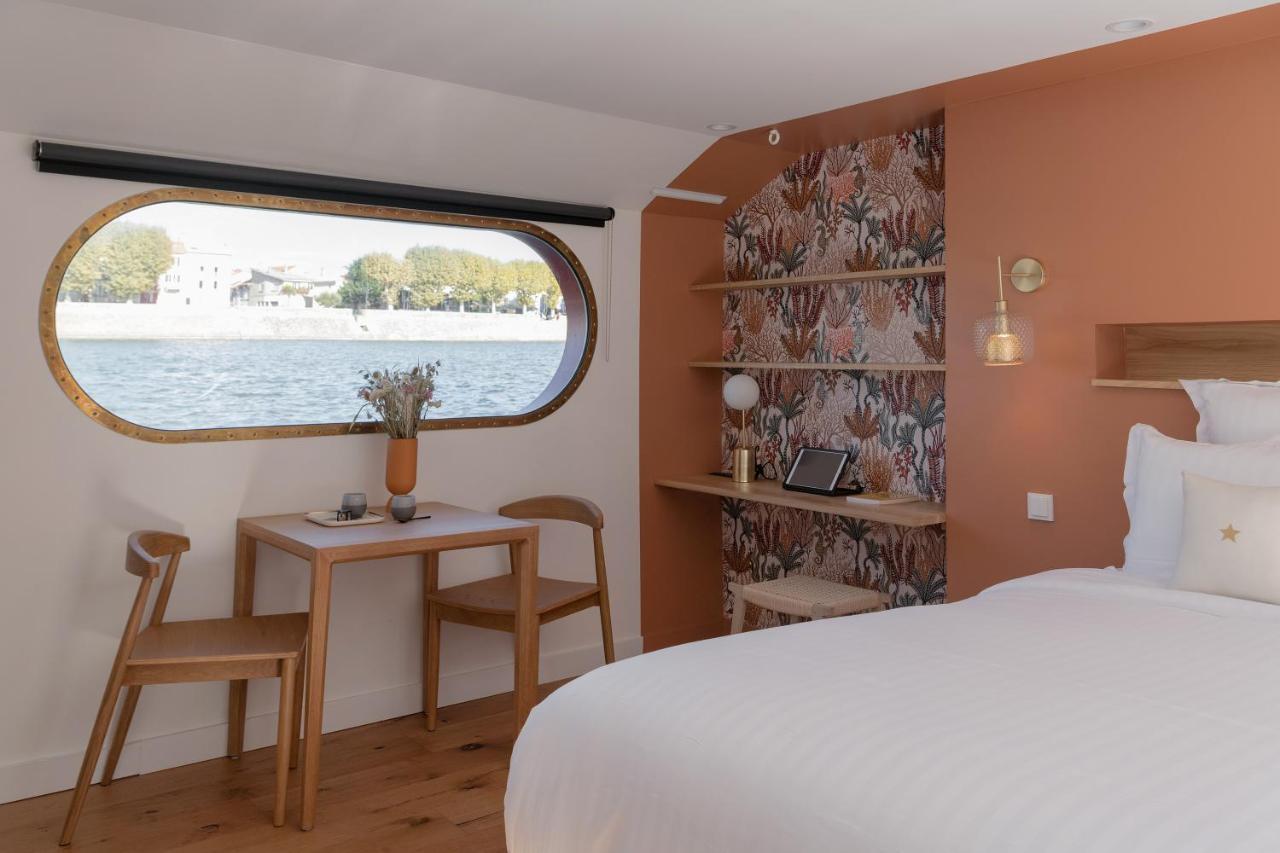 La Peniche - Bed And Bicycle - Tournon Hotel ภายนอก รูปภาพ